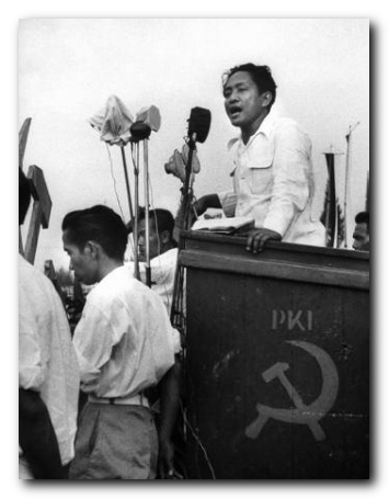 Aidit speaking at PKI election rally, 1955