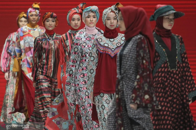Indonesia is becoming an international centre for Islamic fashion / ANTARA FOTO/Dhemas Reviyanto
